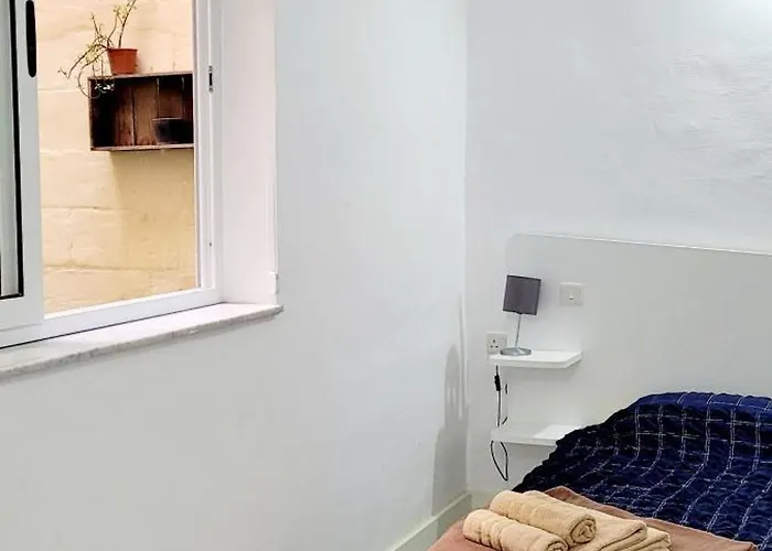 Διαμέρισμα Door *